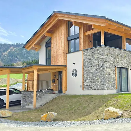 Holiday home Almchalet Alpenglueck