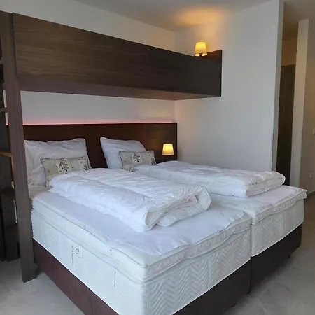 Almchalet Alpenglueck Tatil Evi *