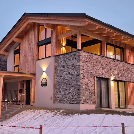 Almchalet Alpenglueck Semesterbostad