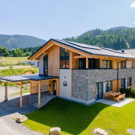 Almchalet Alpenglueck ザンクト・ランブレヒット