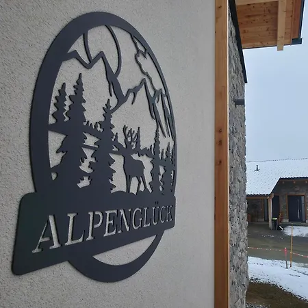 Almchalet Alpenglueck Semesterbostad