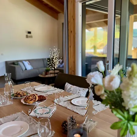 Almchalet Alpenglueck Semesterbostad