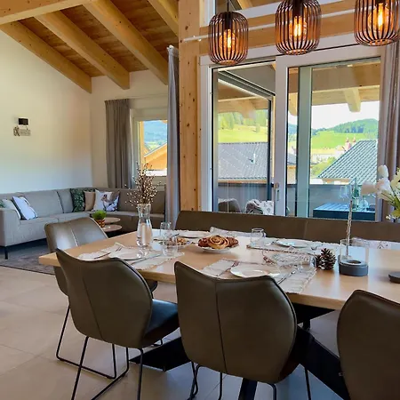 別荘 Almchalet Alpenglueck *