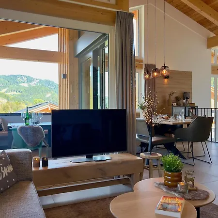 Almchalet Alpenglueck * ザンクト・ランブレヒット