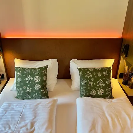 別荘 Almchalet Alpenglueck