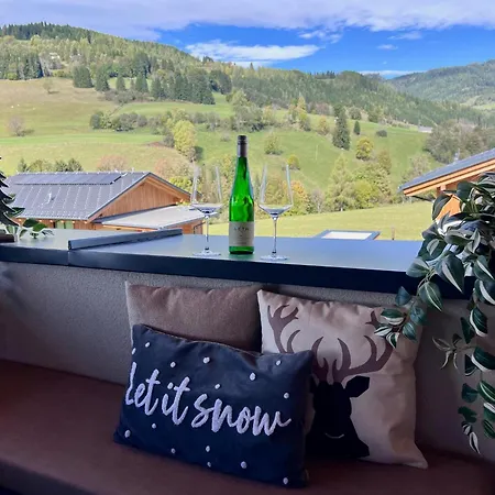 Almchalet Alpenglueck *