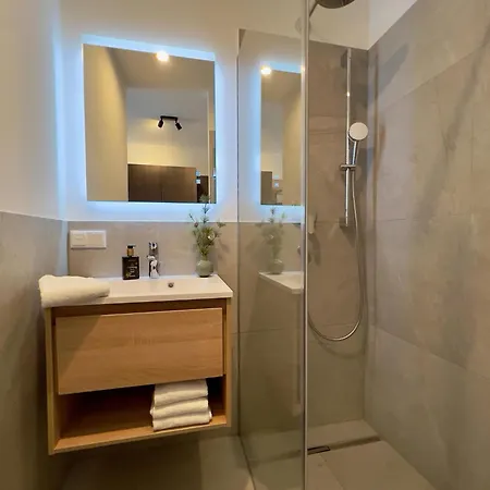 Almchalet Alpenglueck Semesterbostad *