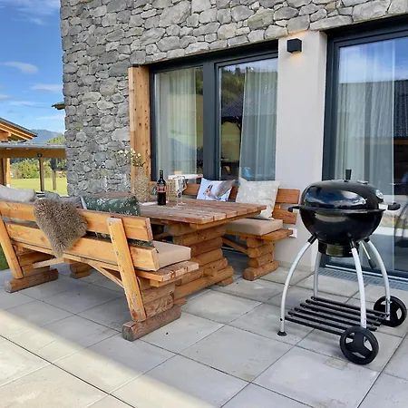 Semesterbostad Almchalet Alpenglueck *